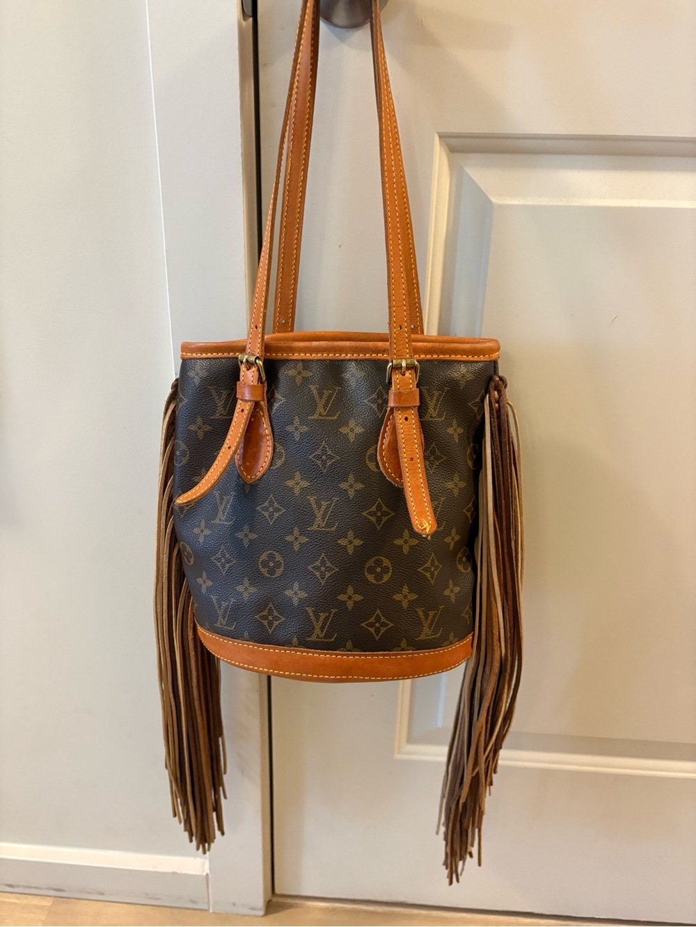 Vintage Boho Bag authentic Louis Vuitton Fringe Bucket Bag in Brown - Picture 4 of 8
